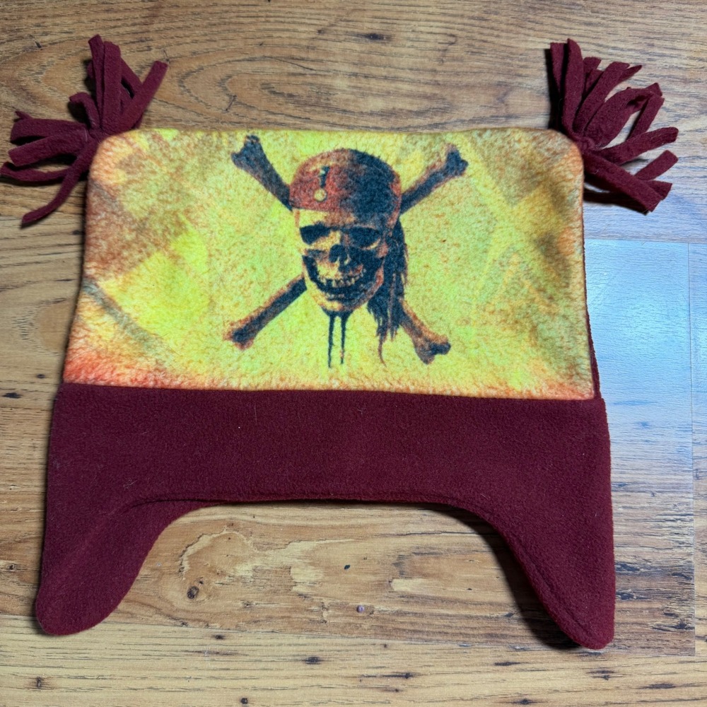 Disney Store Pirates of the Caribbean Fleece Trapper Hat Skull XS Burgundy